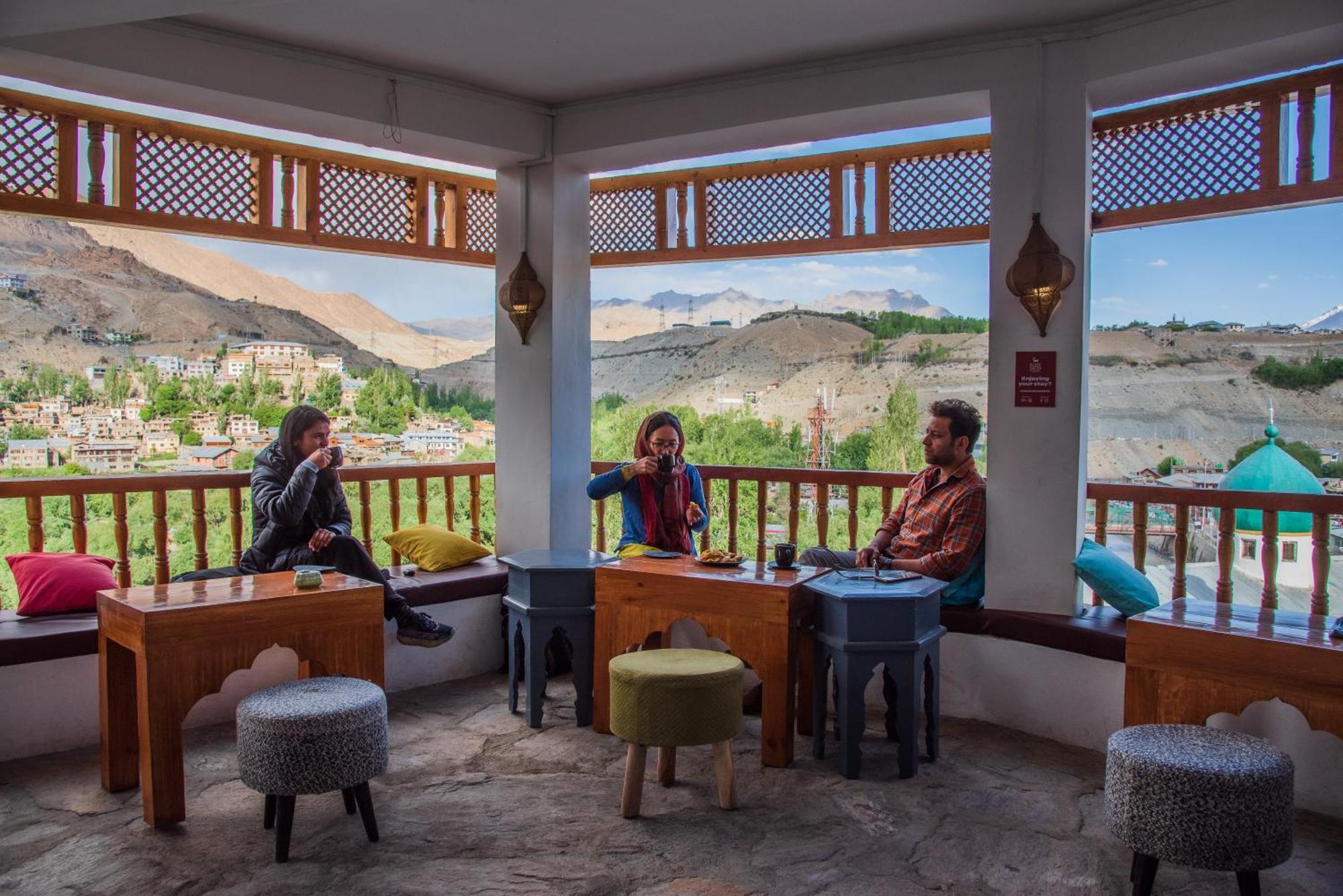 Hotel Black Sheep Bed & Breakfast Kargil Esterno foto