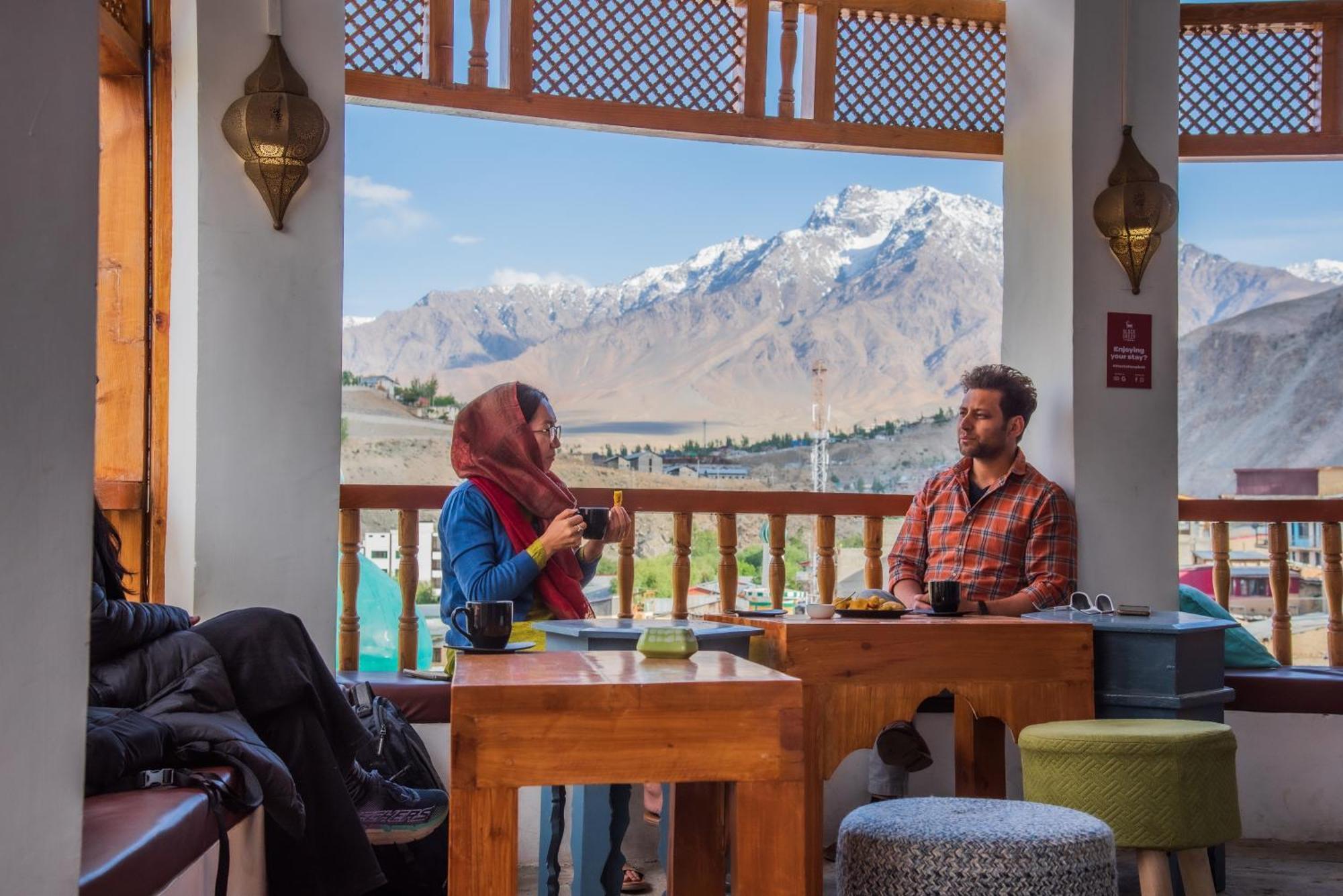 Hotel Black Sheep Bed & Breakfast Kargil Esterno foto